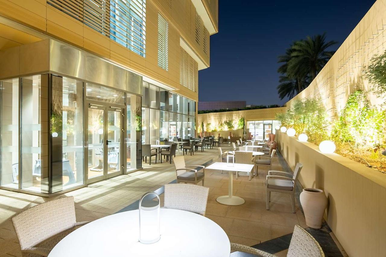 Radisson Blu Hotel & Residence, Riyadh Diplomatic Quarter Exterior foto