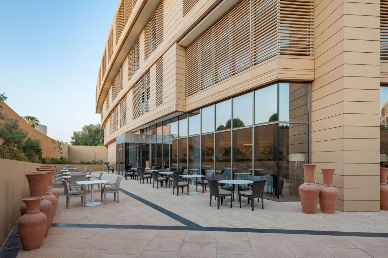 Radisson Blu Hotel & Residence, Riyadh Diplomatic Quarter Exterior foto